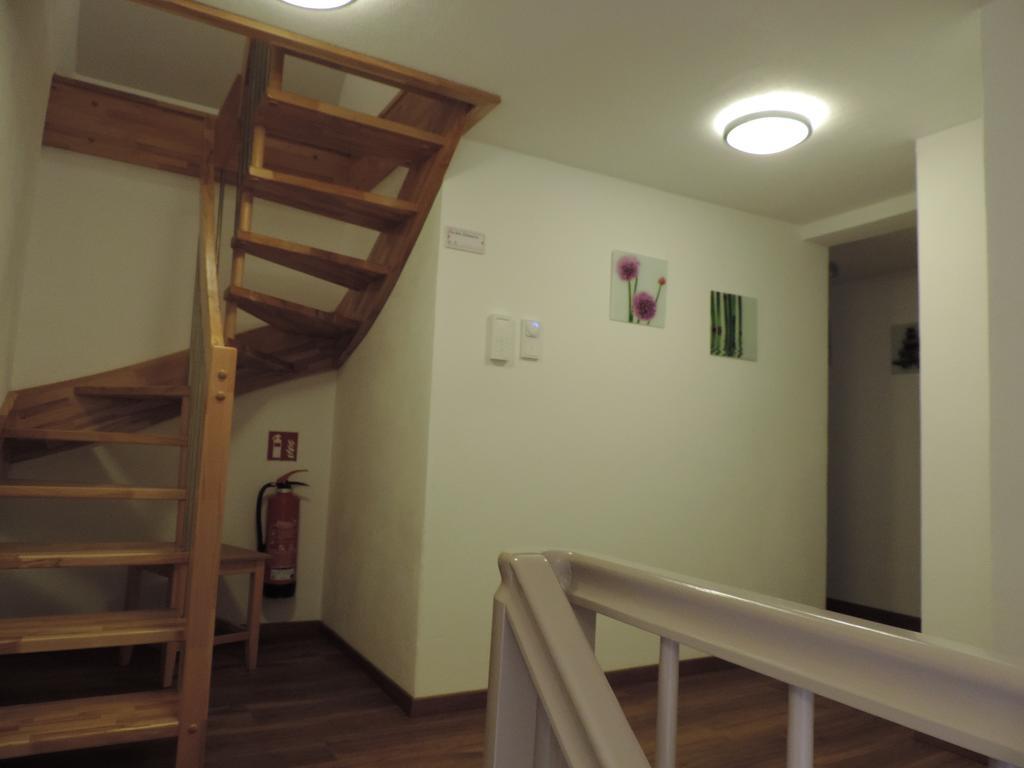 Pension Am Kirchberg Wehringen ภายนอก รูปภาพ