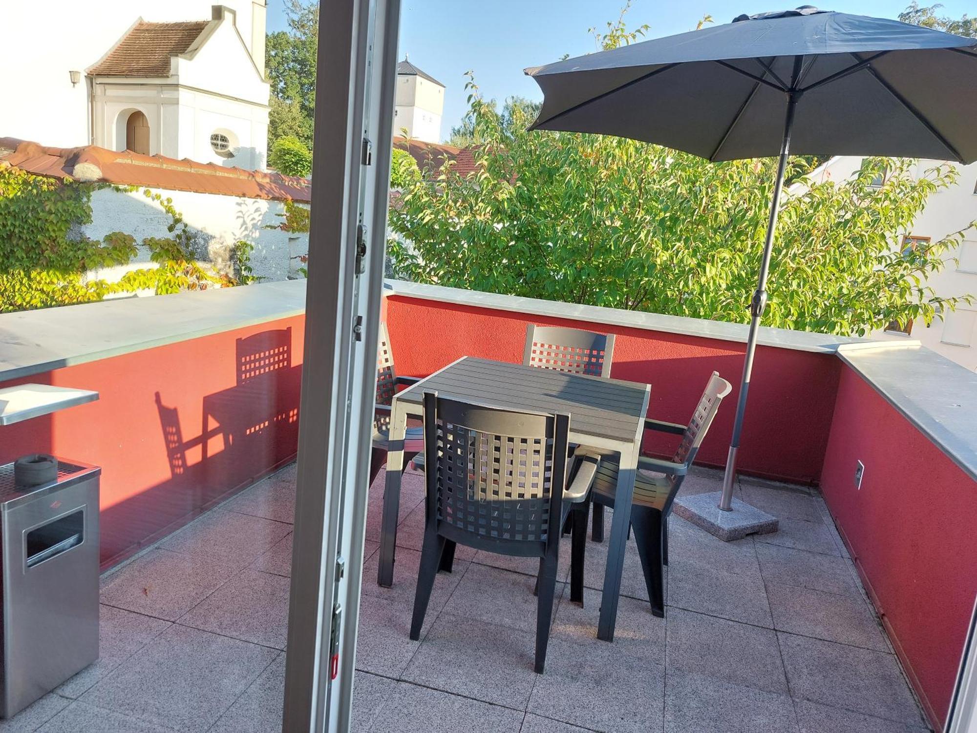 Pension Am Kirchberg Wehringen ภายนอก รูปภาพ