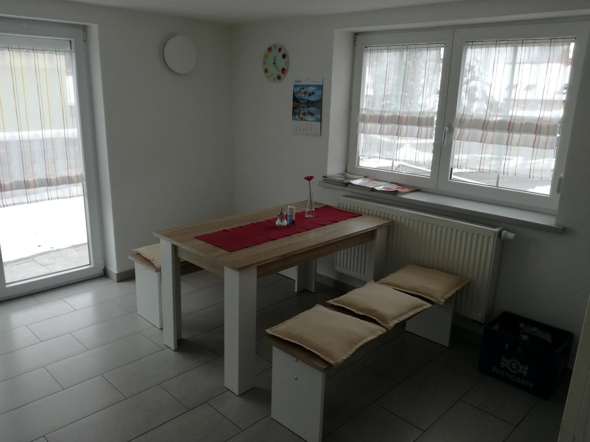 Pension Am Kirchberg Wehringen ภายนอก รูปภาพ