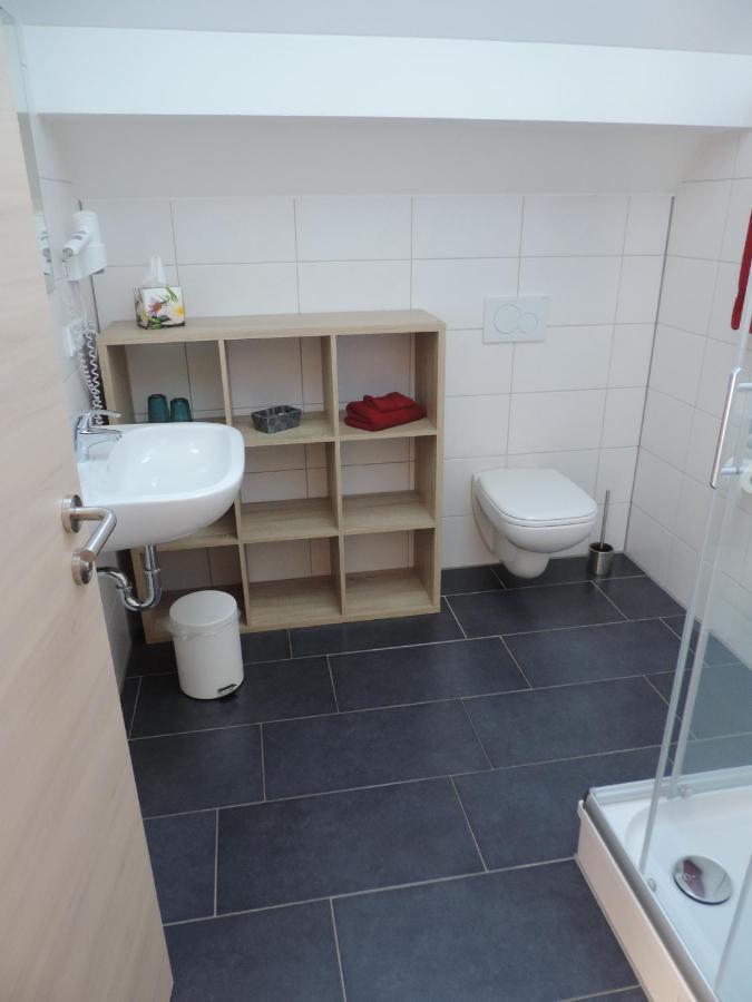 Pension Am Kirchberg Wehringen ภายนอก รูปภาพ
