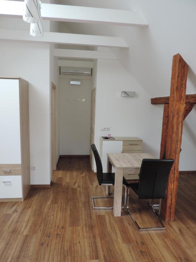 Pension Am Kirchberg Wehringen ภายนอก รูปภาพ