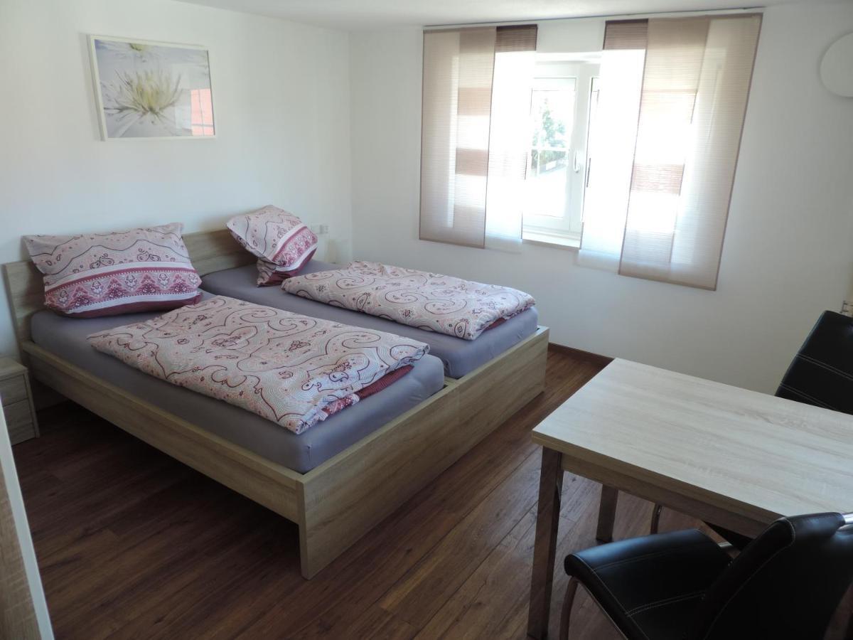 Pension Am Kirchberg Wehringen ภายนอก รูปภาพ