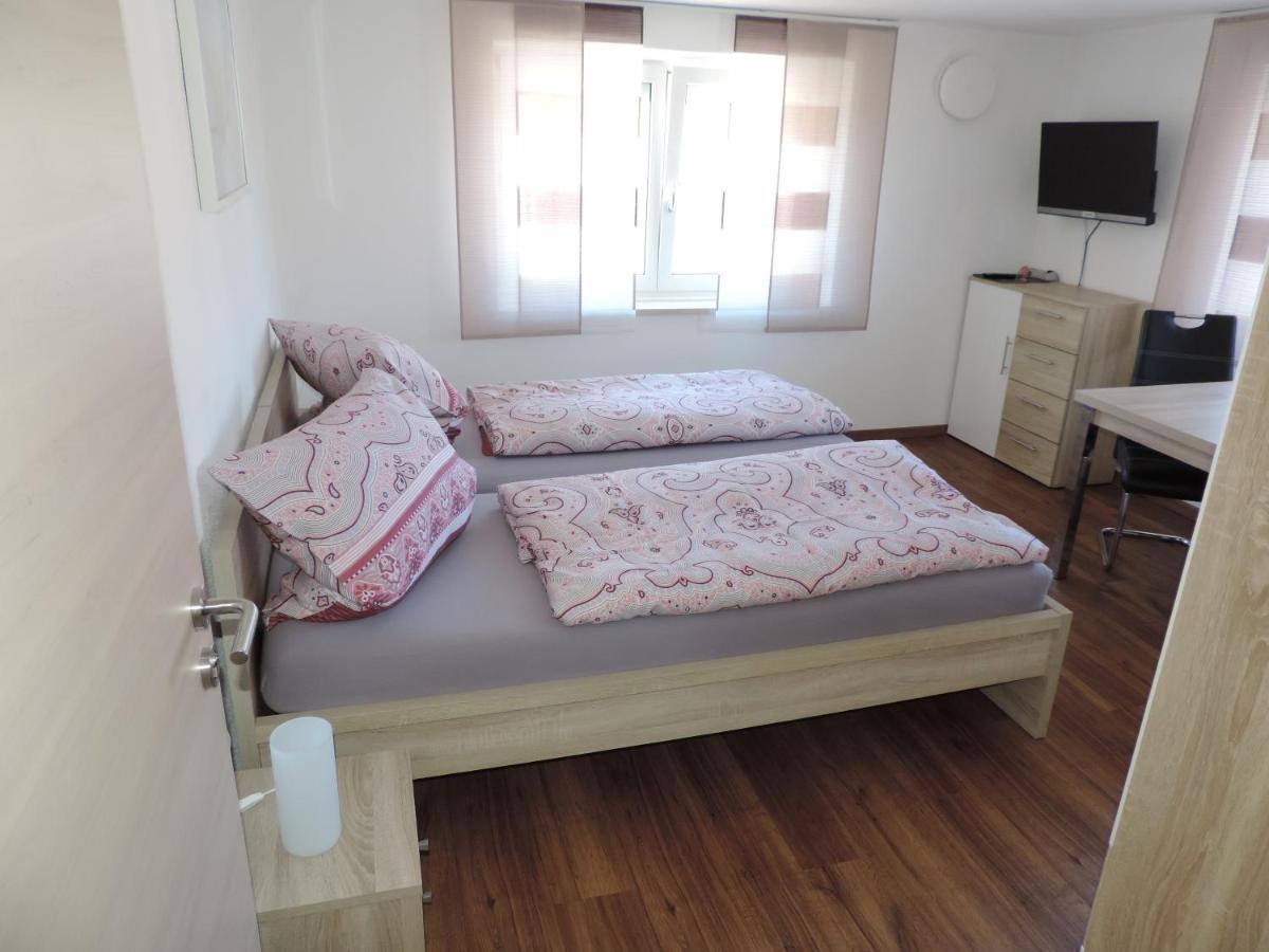 Pension Am Kirchberg Wehringen ภายนอก รูปภาพ
