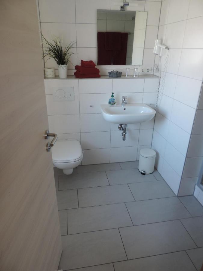 Pension Am Kirchberg Wehringen ภายนอก รูปภาพ