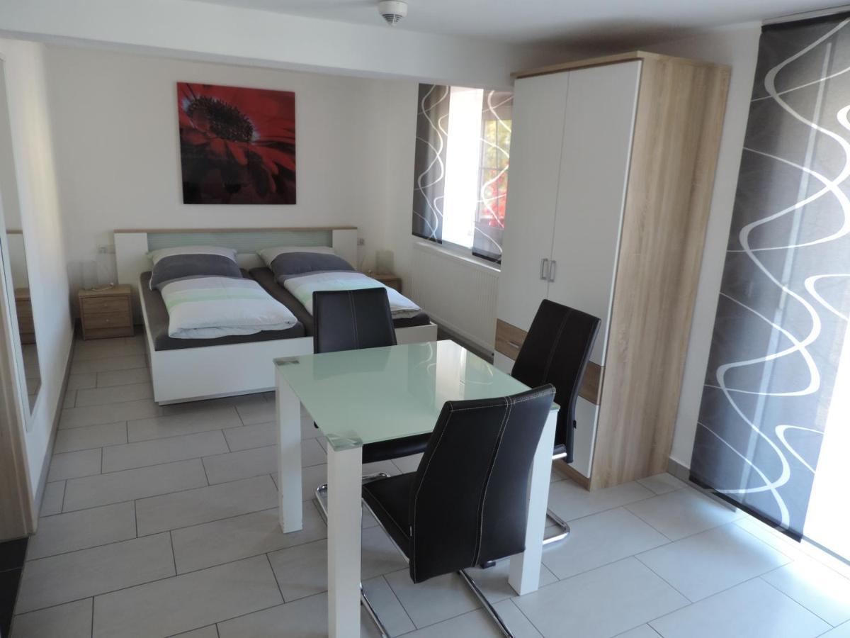 Pension Am Kirchberg Wehringen ภายนอก รูปภาพ