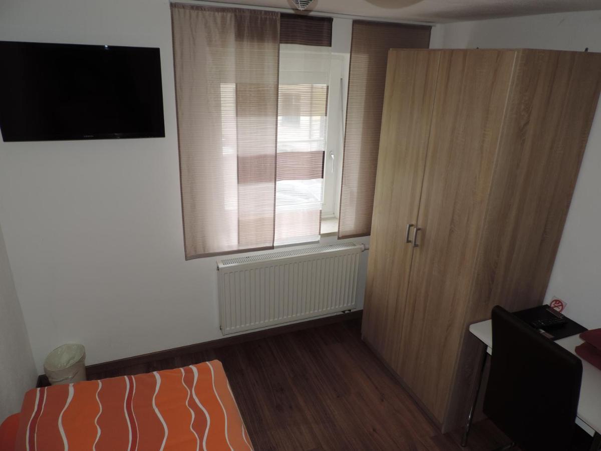 Pension Am Kirchberg Wehringen ภายนอก รูปภาพ