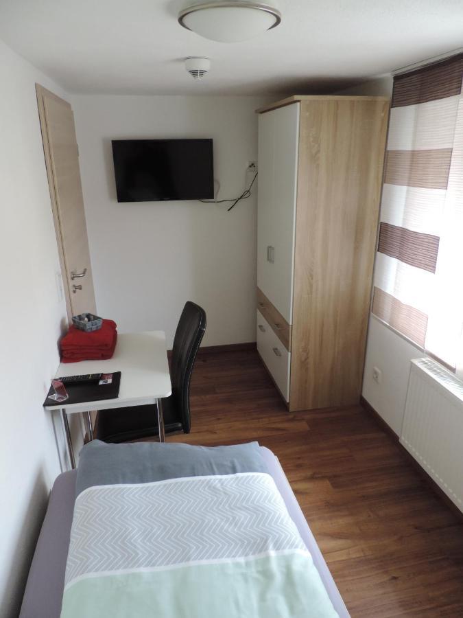 Pension Am Kirchberg Wehringen ภายนอก รูปภาพ