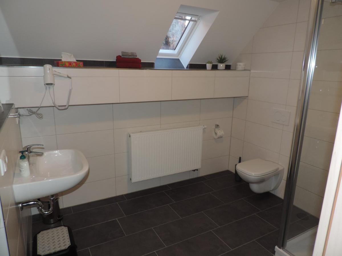 Pension Am Kirchberg Wehringen ภายนอก รูปภาพ